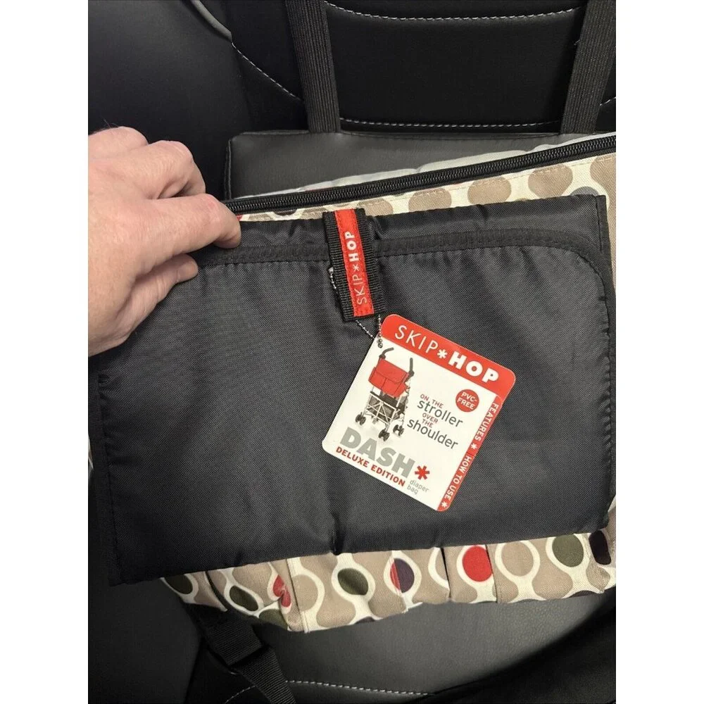 Jonathan Adler Skip Hop Dash Diaper Messenger Bag Polka Dots NEW 14x12x4 GR73